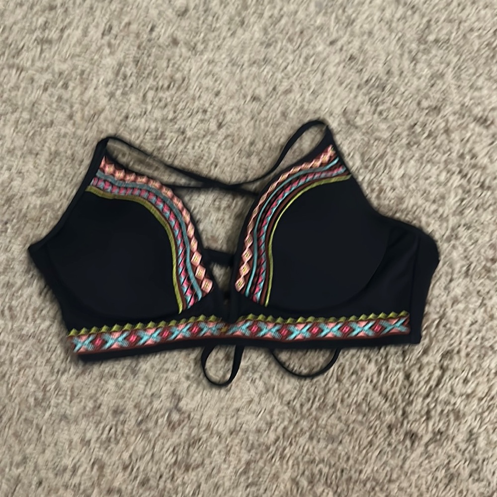 Shade and Shore lightly lined back bikini top. Size 34B